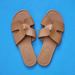 Shoelala Rue 21 Womens Casual Cut Out Slip On Summer Sandal Size 8.